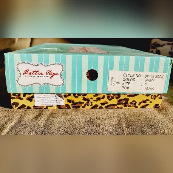 Bettie Page Wedges, 5, Navy - Picture 6 of 9